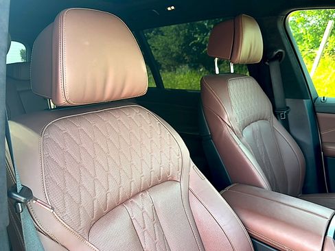 Certified 2025 BMW X7 M60i AWD/4WD image 26
