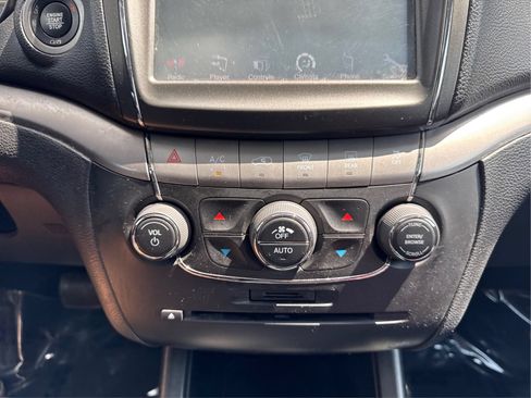Used 2020 Dodge Journey Crossroad FWD image 27