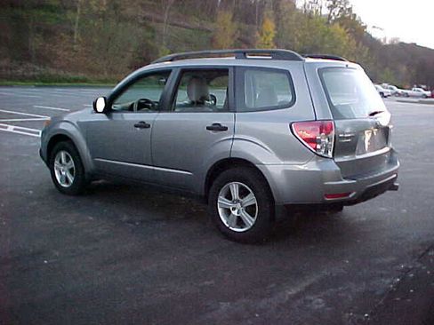 Used 2011 Subaru Forester 2.5X image 9