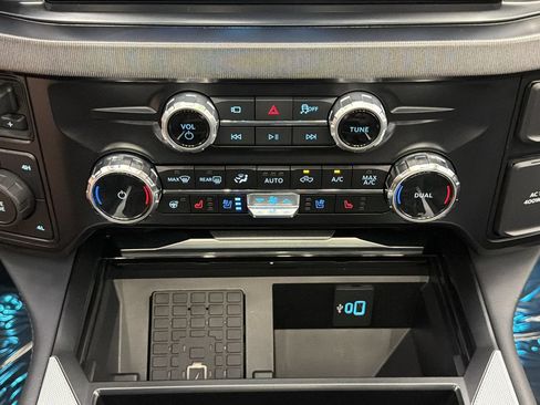 Used 2026 Ford F450 Platinum AWD/4WD image 25