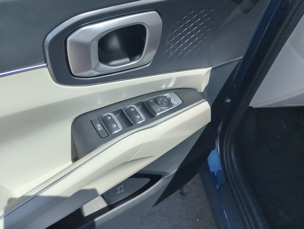 Used 2025 Kia Sorento S w/ Panoramic Sunroof Package FWD image 19