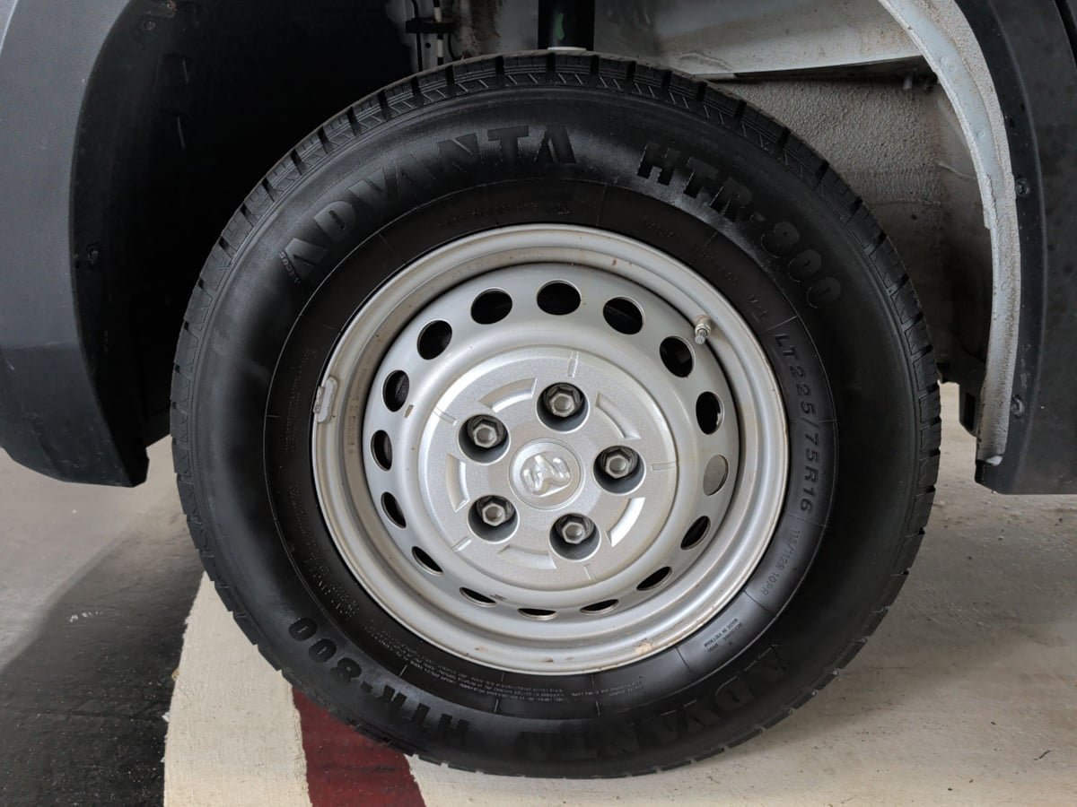 Used 2024 RAM ProMaster 2500 w/ Convenience Group FWD image 12