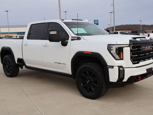 Used 2024 GMC Sierra 2500 AT4 w/ AT4 Premium Plus Package image 6