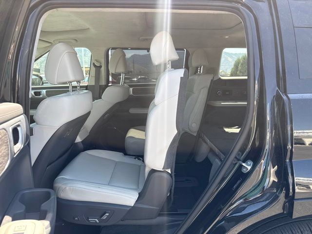 Used 2025 Hyundai Santa Fe Calligraphy AWD/4WD image 28