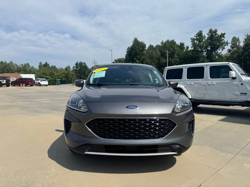 Used 2021 Ford Escape SE FWD image 2