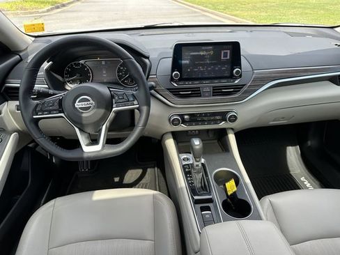 Used 2019 Nissan Altima 2.5 Platinum FWD image 29