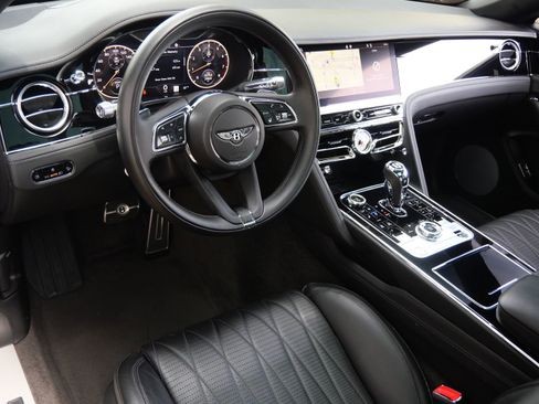 Used 2022 Bentley Flying Spur V8 AWD/4WD image 12