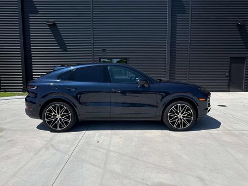 Certified 2024 Porsche Cayenne Coupe AWD/4WD image 10