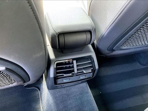 Used 2020 Audi Q3 2.0T Premium Plus w/ Premium Plus Package image 18