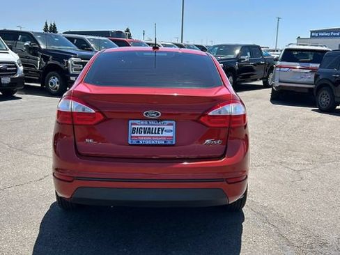 Certified 2018 Ford Fiesta SE FWD image 4