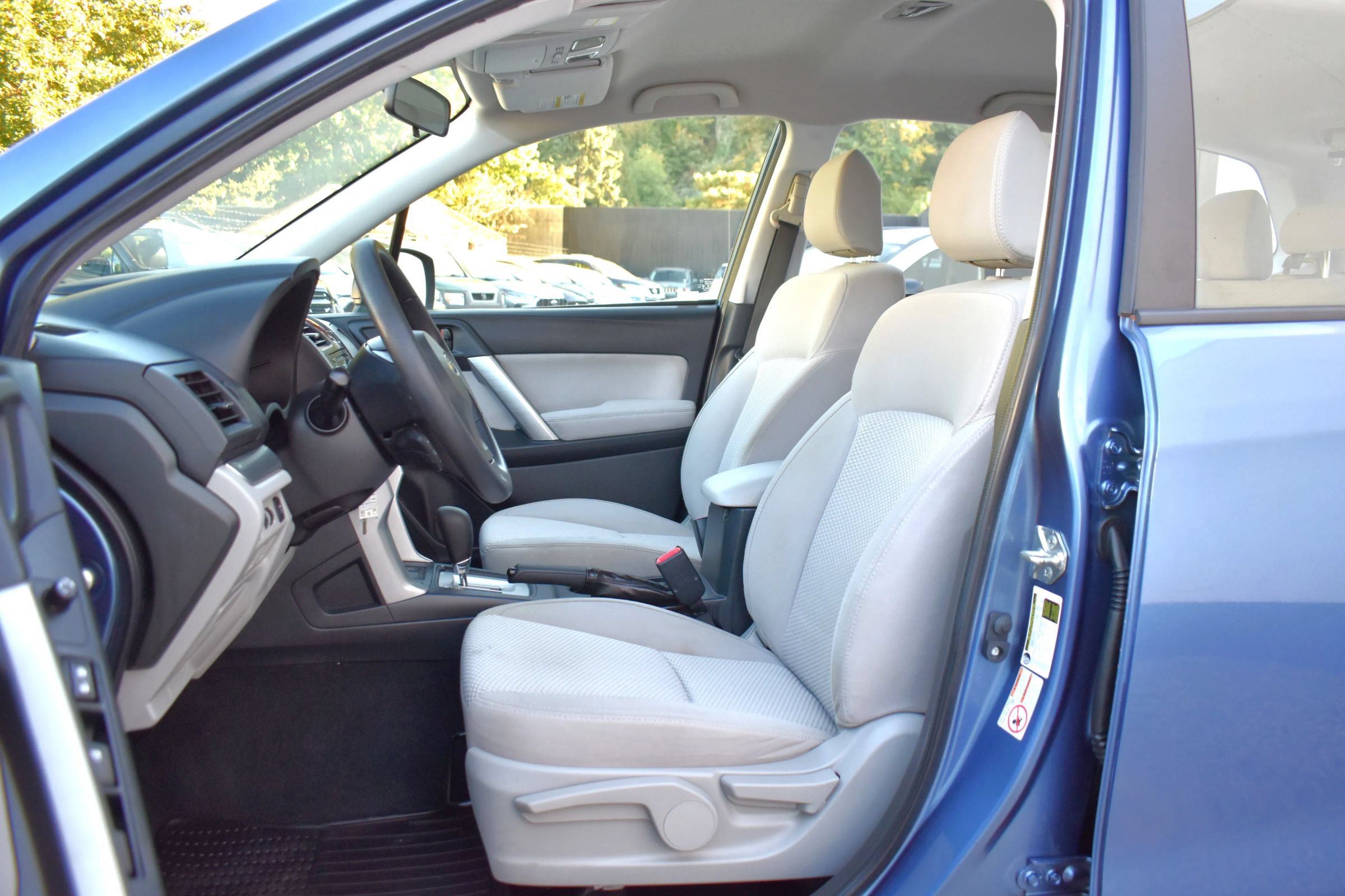 Used 2015 Subaru Forester 2.5i w/ Alloy Wheel Package AWD/4WD image 9
