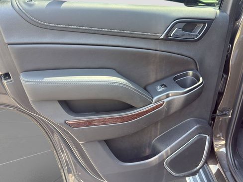 Used 2019 GMC Yukon SLT w/ Open Road Package AWD/4WD image 12