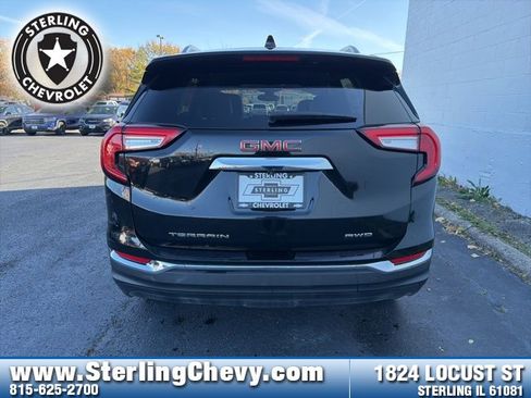 Used 2023 GMC Terrain SLT image 4