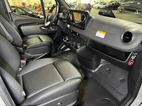 Used 2026 Mercedes-Benz Sprinter 2500 image 12