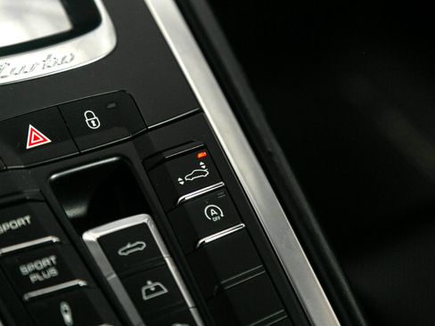 Used 2015 Porsche 911 Turbo image 30