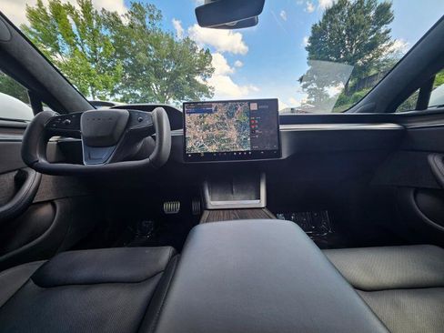 Used 2023 Tesla Model S AWD/4WD image 39