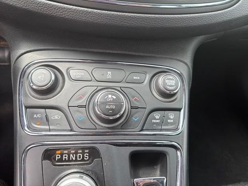 Used 2015 Chrysler 200 S w/ Navigation & Sound Group I FWD image 21
