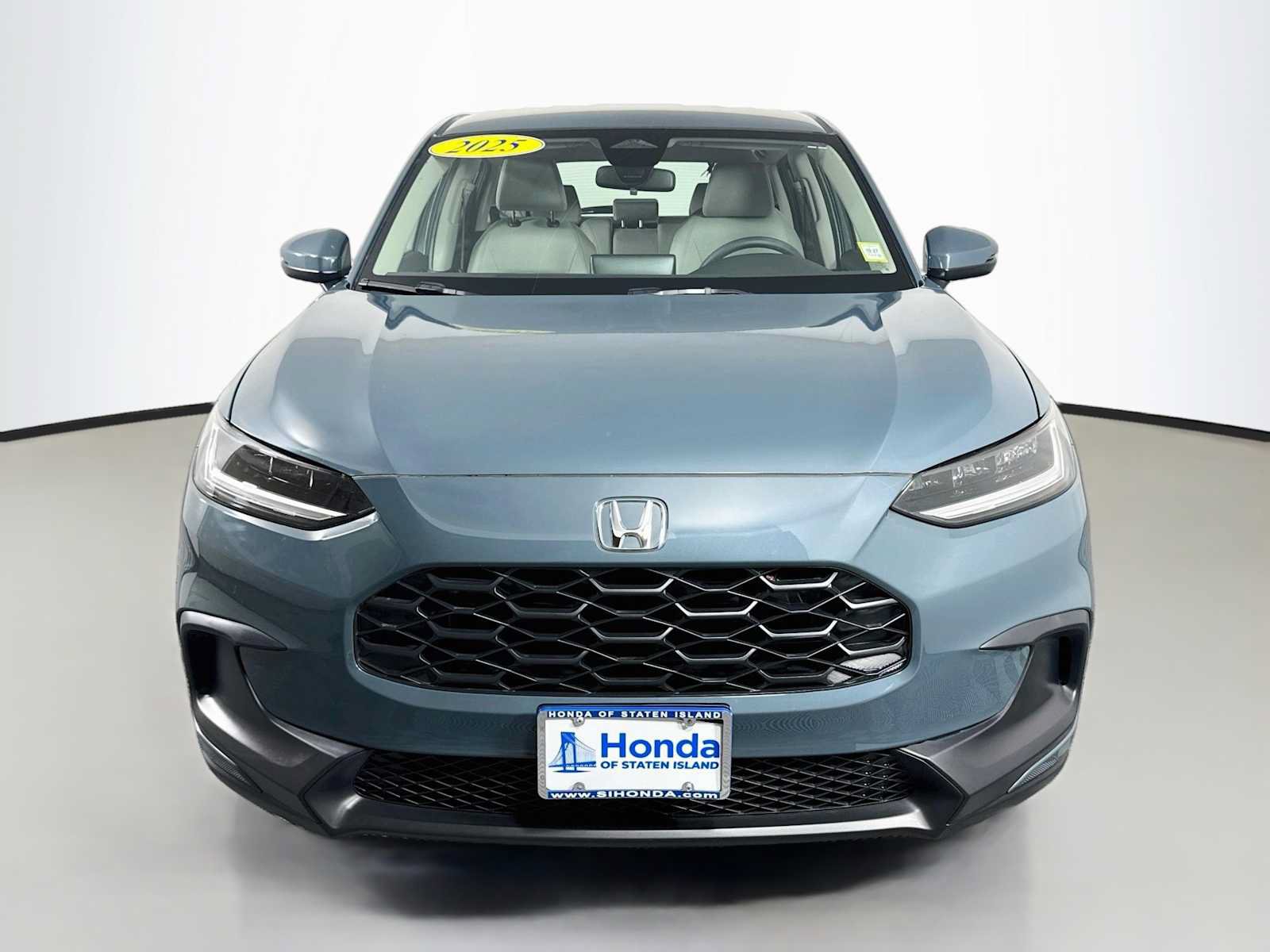 Used 2025 Honda HR-V LX image 2