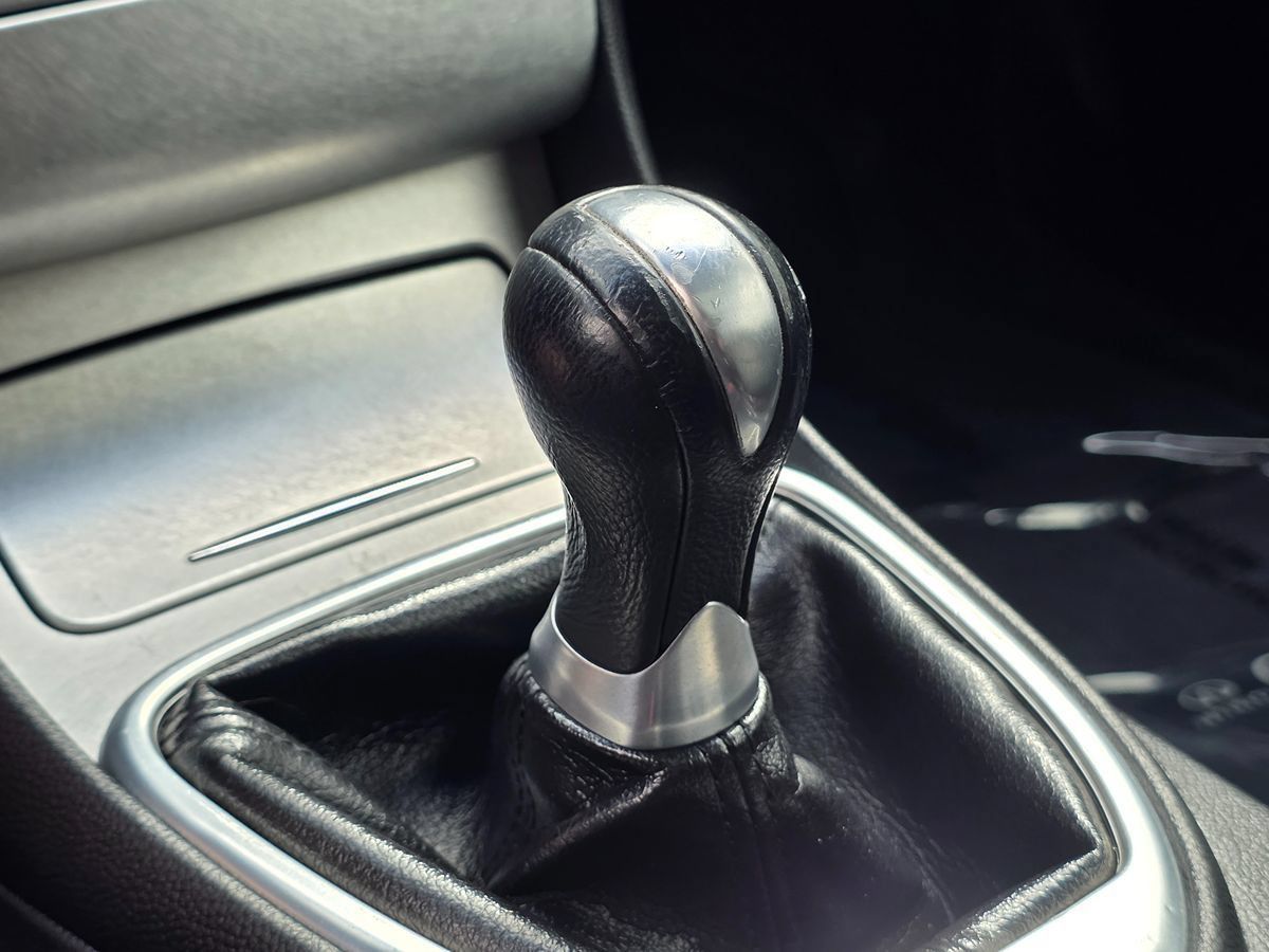 Used 2009 INFINITI G37 Sport w/ Premium Pkg RWD image 39
