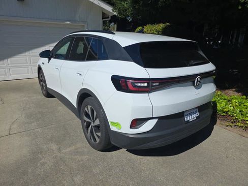 Used 2023 Volkswagen ID.4 Pro image 6