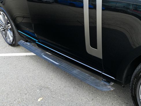 Used 2023 Land Rover Range Rover SE image 65