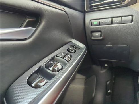 Used 2025 Nissan Sentra SR FWD image 25