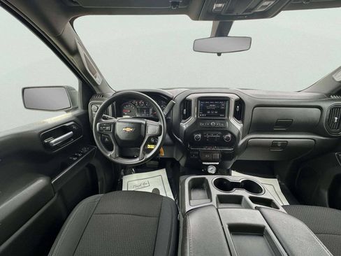 Used 2019 Chevrolet Silverado 1500 Custom w/ Custom Convenience Package AWD/4WD image 18
