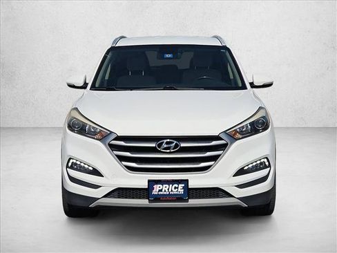 Used 2017 Hyundai Tucson Sport FWD image 2