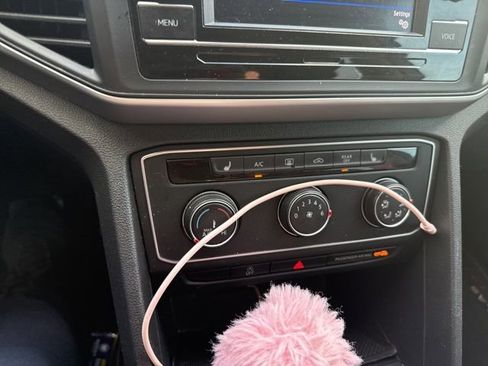 Used 2023 Volkswagen Atlas SE image 22