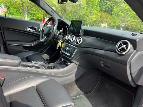 Used 2017 Mercedes-Benz CLA 250 image 23