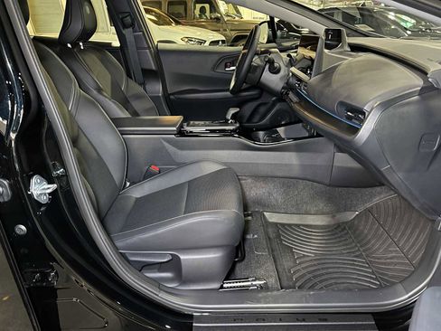 Used 2025 Toyota Prius AWD image 12