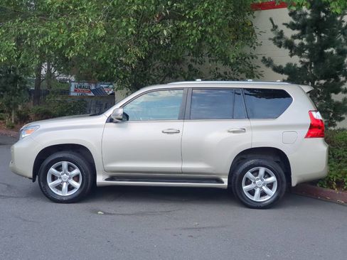 Used 2011 Lexus GX 460 image 6