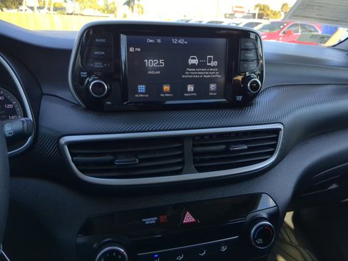 Used 2019 Hyundai Tucson SE image 20