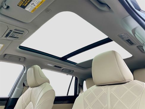 Used 2020 Toyota Highlander Platinum image 22