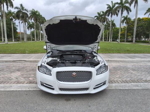 Used 2019 Jaguar XJ L Portfolio RWD image 44