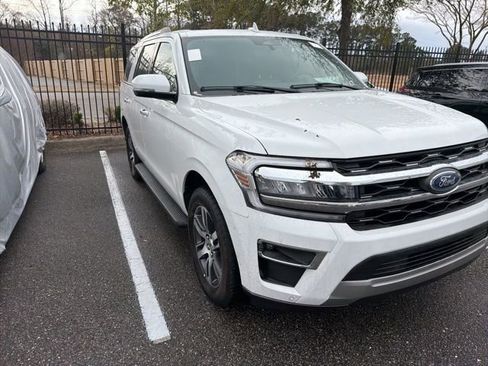 Used 2024 Ford Expedition Limited image 16