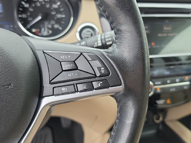 Used 2018 Nissan Rogue SV w/ Sun & Sound Touring Package FWD image 32