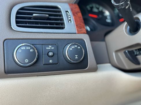 Used 2011 Chevrolet Tahoe LTZ image 14