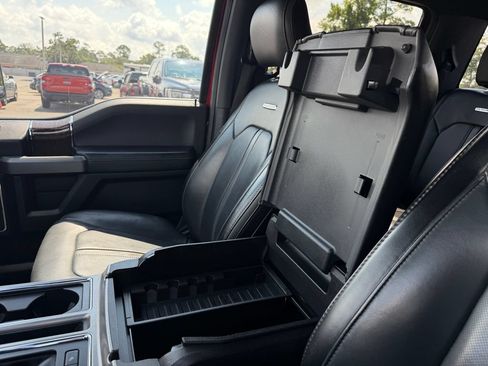 Used 2017 Ford F150 Platinum w/ Equipment Group 701A Luxury AWD/4WD image 32