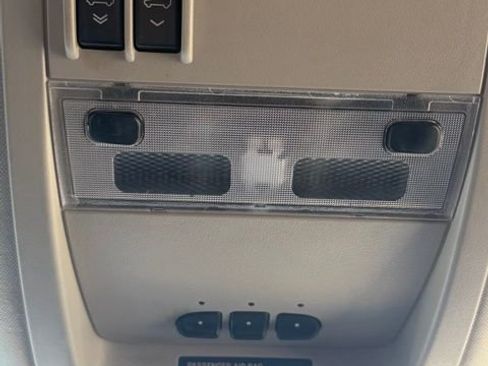 Used 2013 Chevrolet Avalanche LTZ image 37