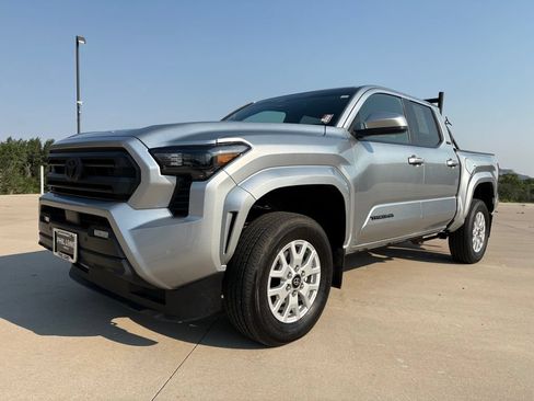 Used 2024 Toyota Tacoma SR5 AWD/4WD image 1