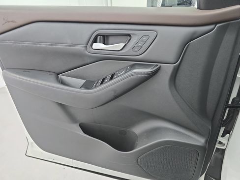 Certified 2023 Nissan Rogue SL w/ SL Premium Package image 27