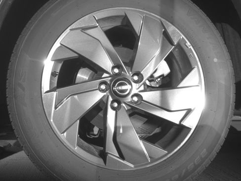 Used 2025 Nissan Rogue SV FWD image 14
