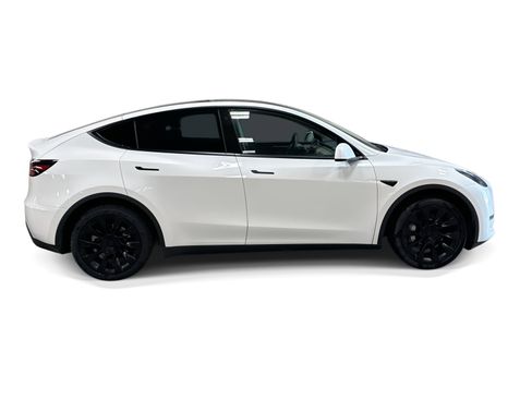 Certified 2023 Tesla Model Y Long Range AWD/4WD image 7