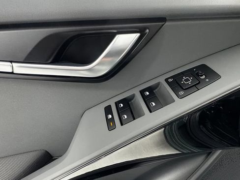 New 2026 Kia Niro EX FWD image 19