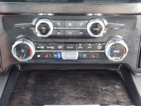 Used 2023 Ford F250 Lariat w/ Chrome Package AWD/4WD image 19