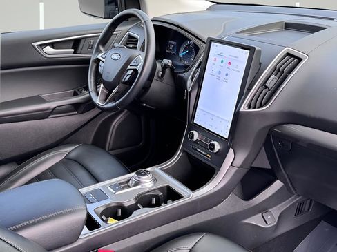 Used 2023 Ford Edge SEL image 6