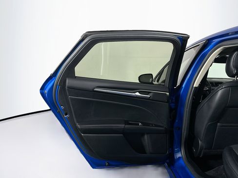 Used 2019 Ford Fusion Energi Titanium image 27