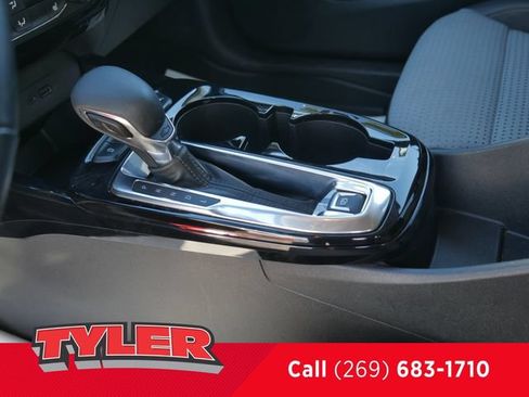 Used 2024 Chevrolet Trax LT w/ LT Convenience Package FWD image 37