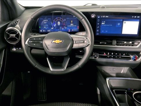 Used 2025 Chevrolet Equinox LT image 5